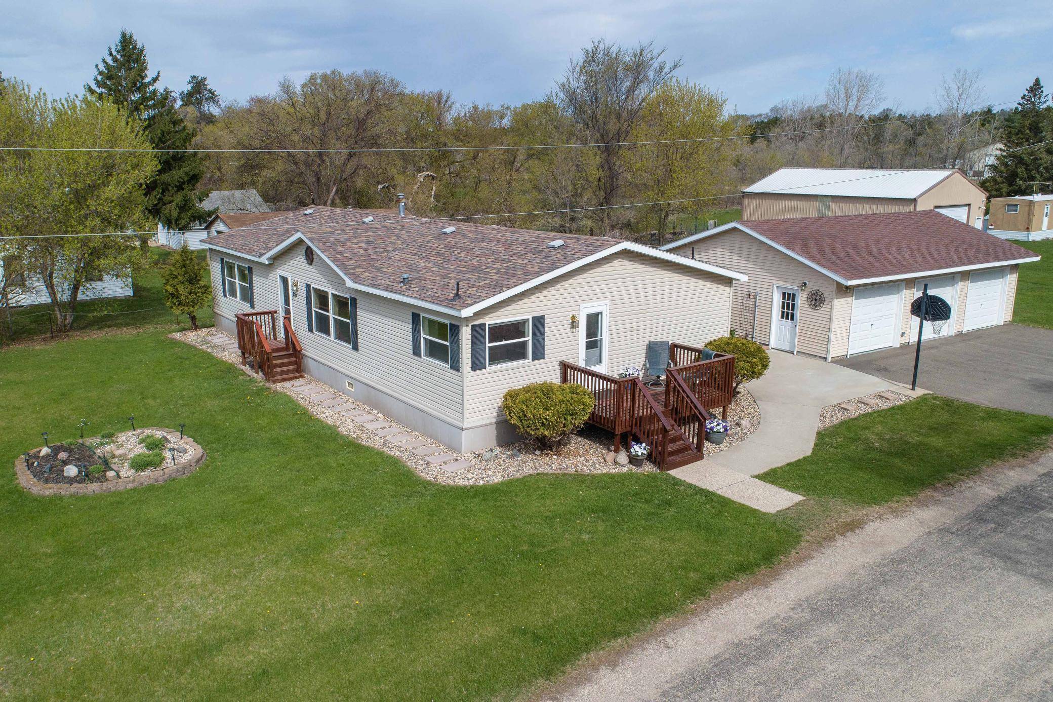 211 E Central AVE, Clitherall, MN 56524