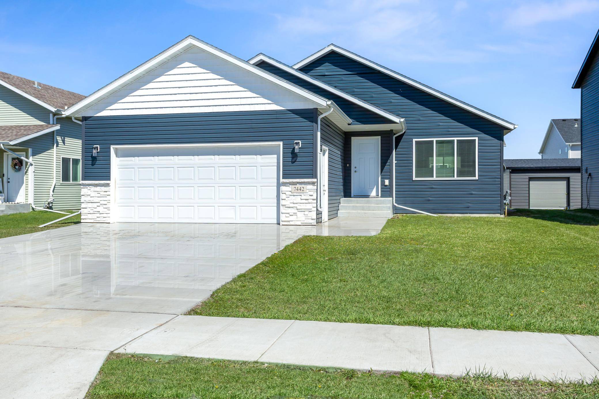 7442 20 ST S, Fargo, ND 58104