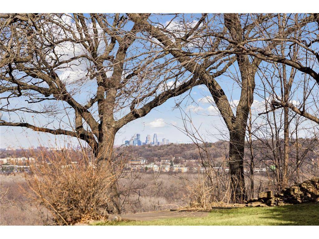 18XX Hunter LN, Mendota Heights, MN 55118