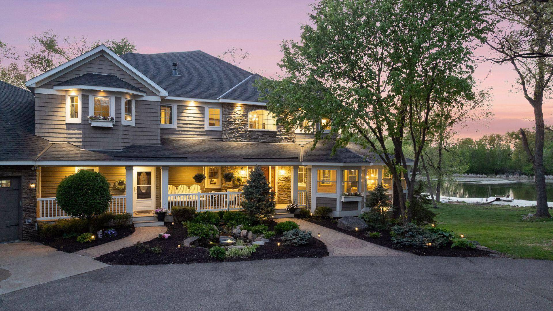 21420 Crimson CT, Lakeville, MN 55044