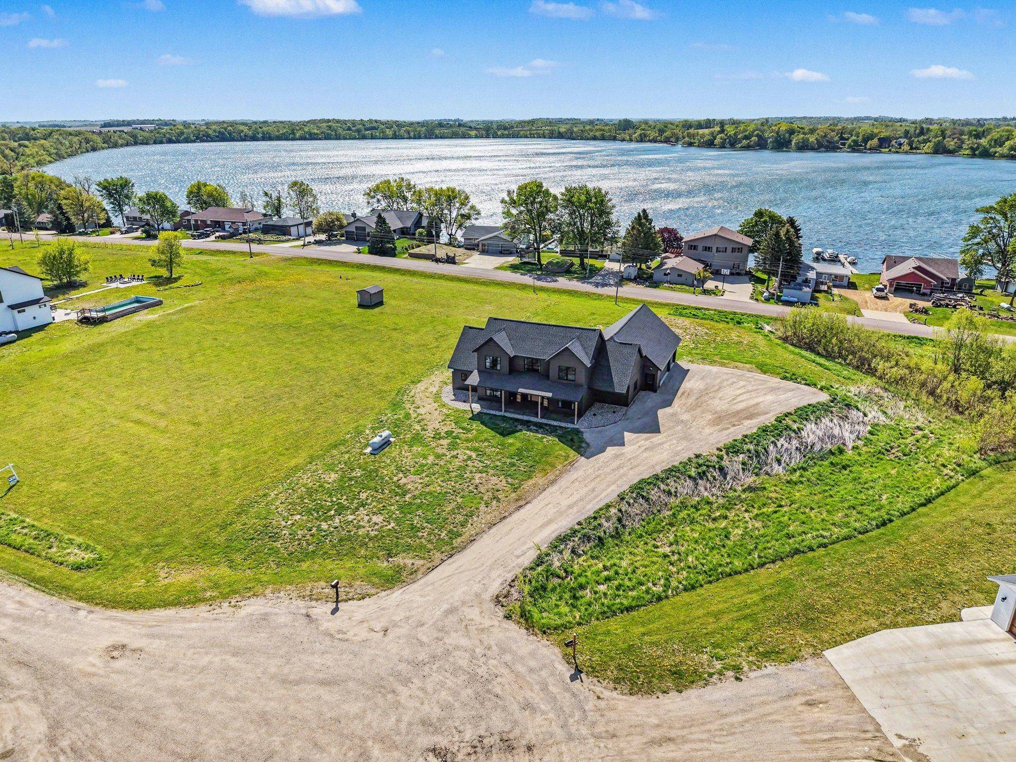 19347 Lake Volney CIR, Le Center, MN 56057