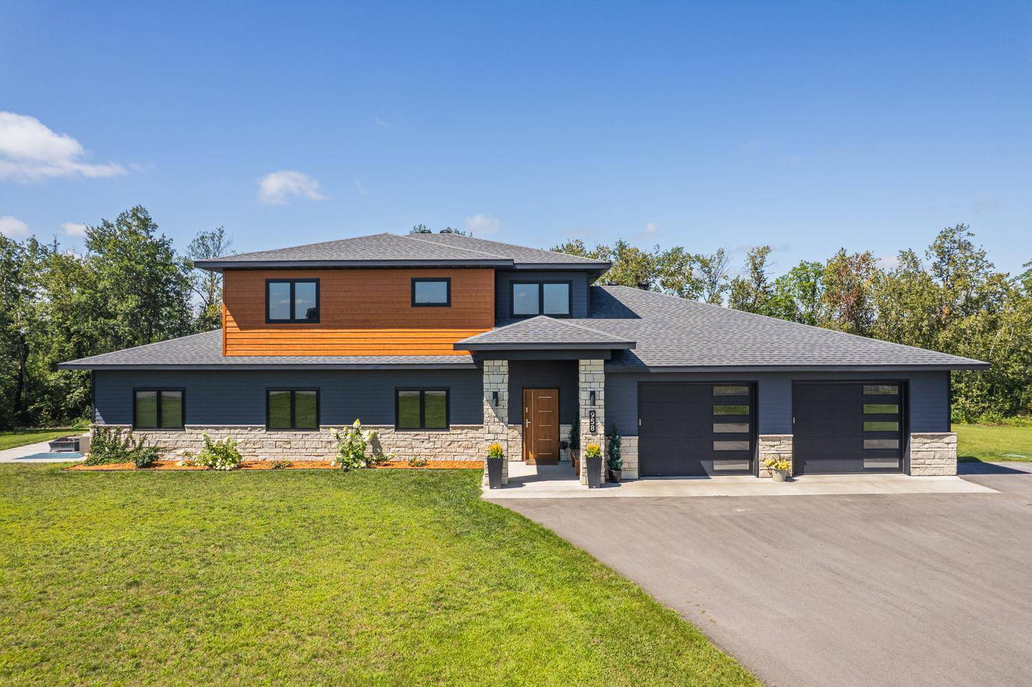 958 Willow Springs RD, Detroit Lakes, MN 56501