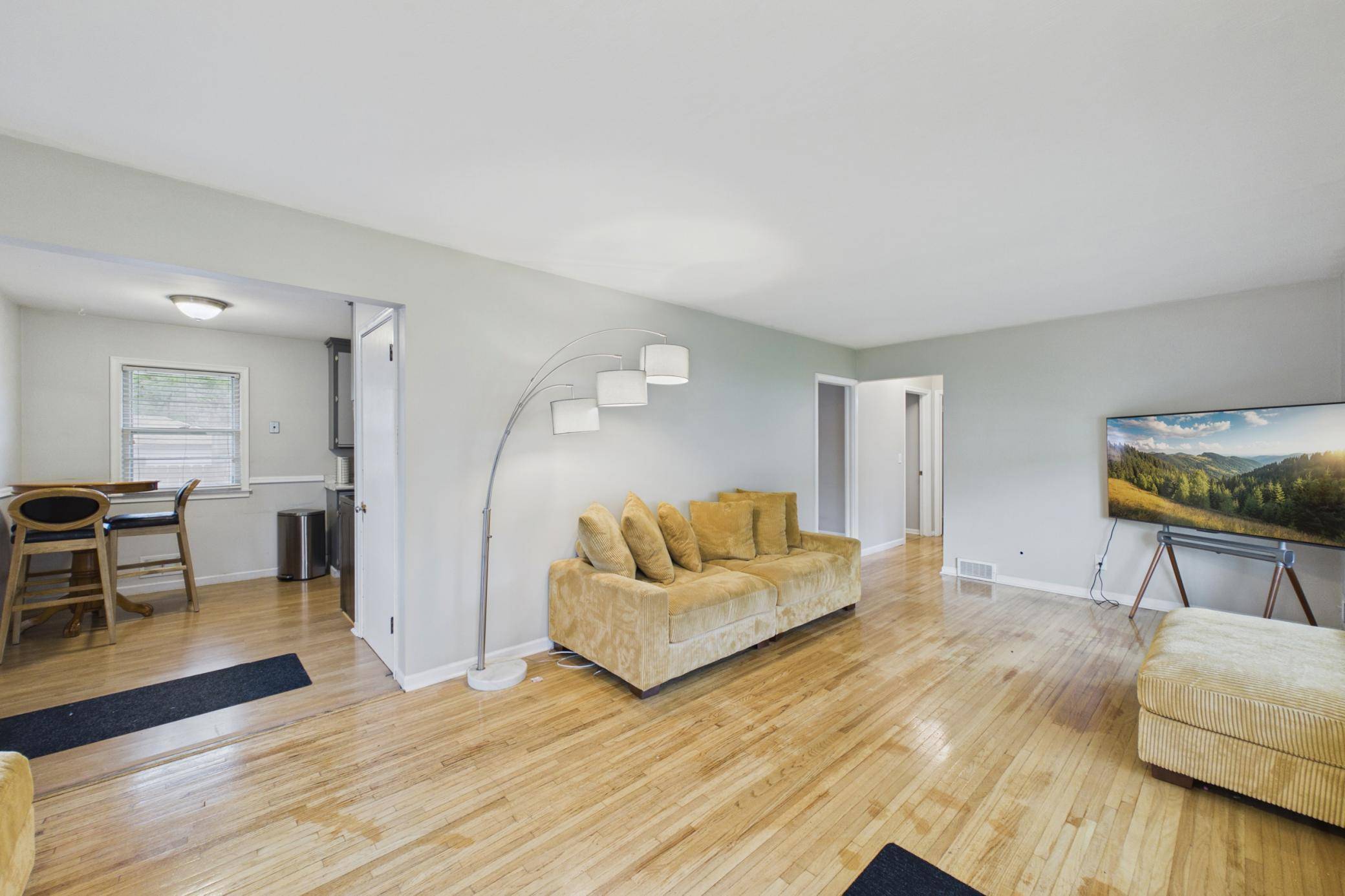 6924 Drew AVE N, Brooklyn Center, MN 55429