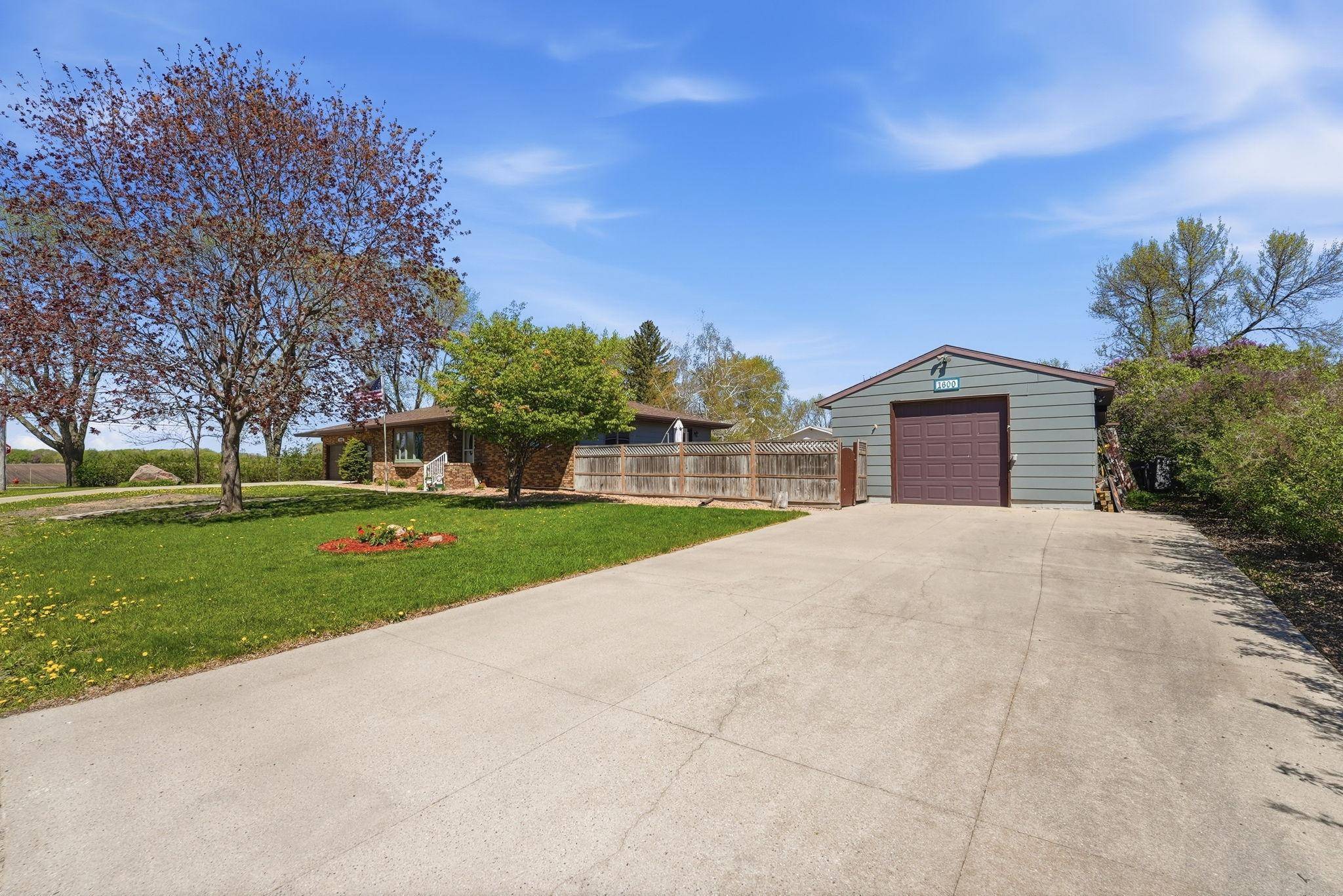 1600 7th AVE SE, Willmar, MN 56201