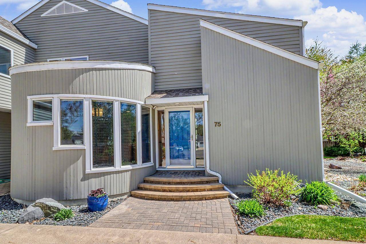 75 Prairiewood DR S, Fargo, ND 58103