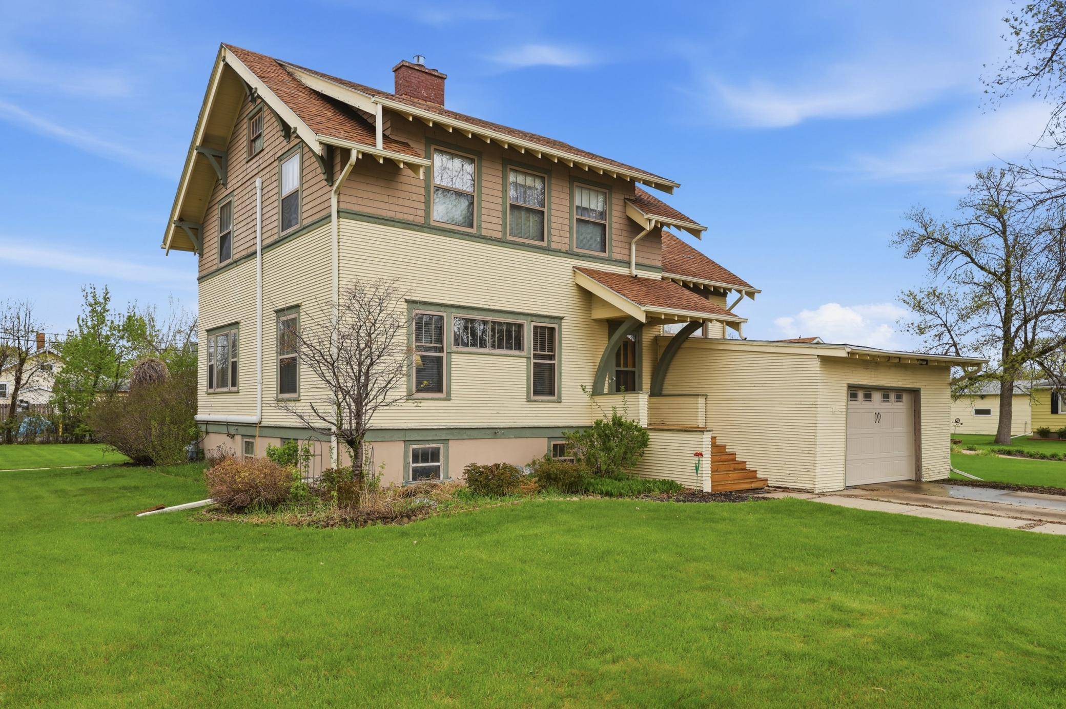 404 2nd AVE NE, Hillsboro, ND 58045