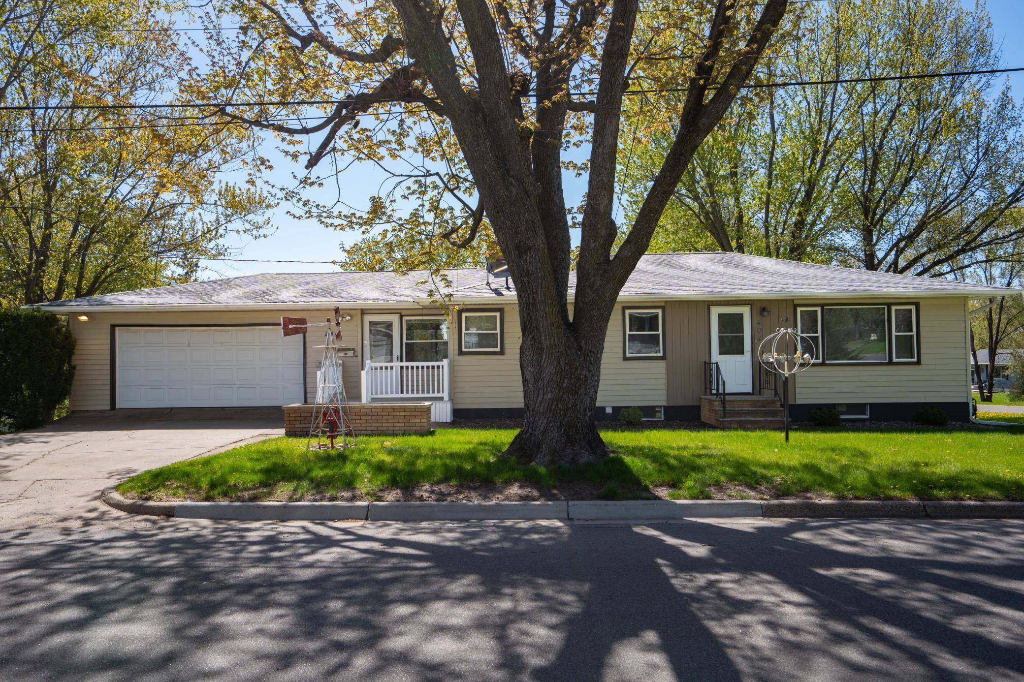 404 4th ST N, Sauk Rapids, MN 56379