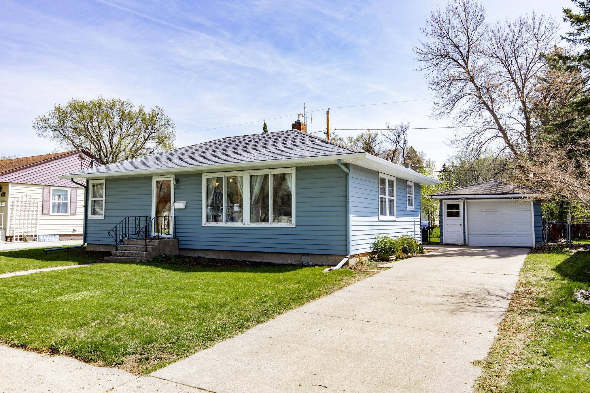 2101 7th ST N, Fargo, ND 58102