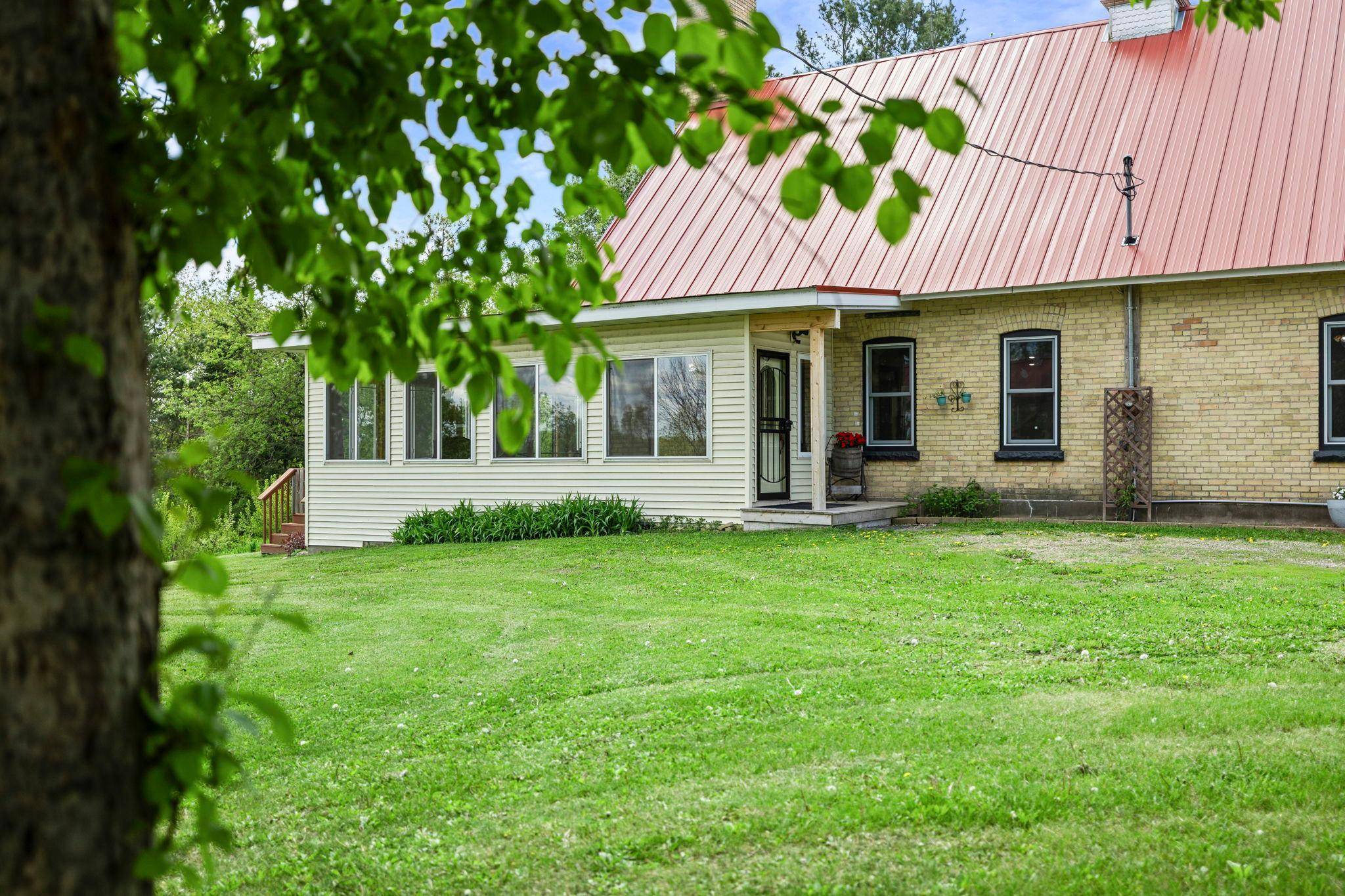 8825 Greeley LOOP, Braham, MN 55006