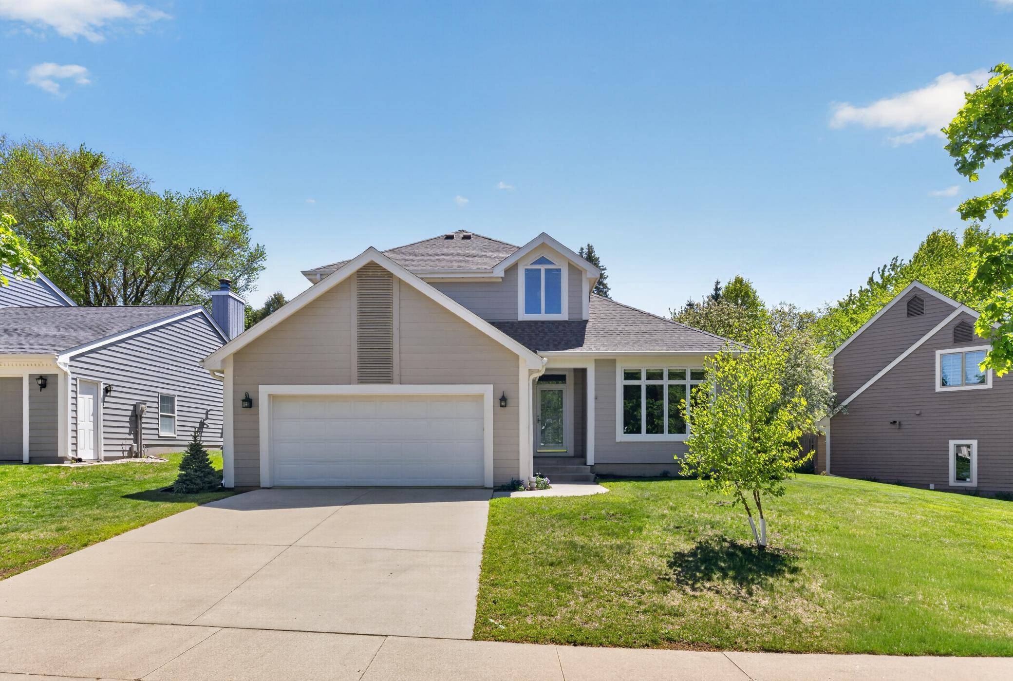 1052 Foxcroft CIR SW, Rochester, MN 55902