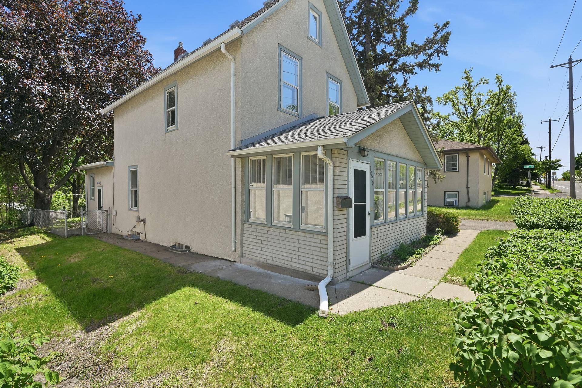 1070 Dale ST N, Saint Paul, MN 55117