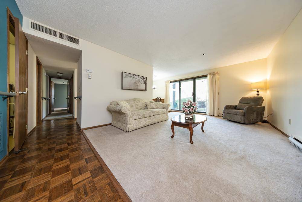 723 Larpenteur AVE E #723A, Maplewood, MN 55117