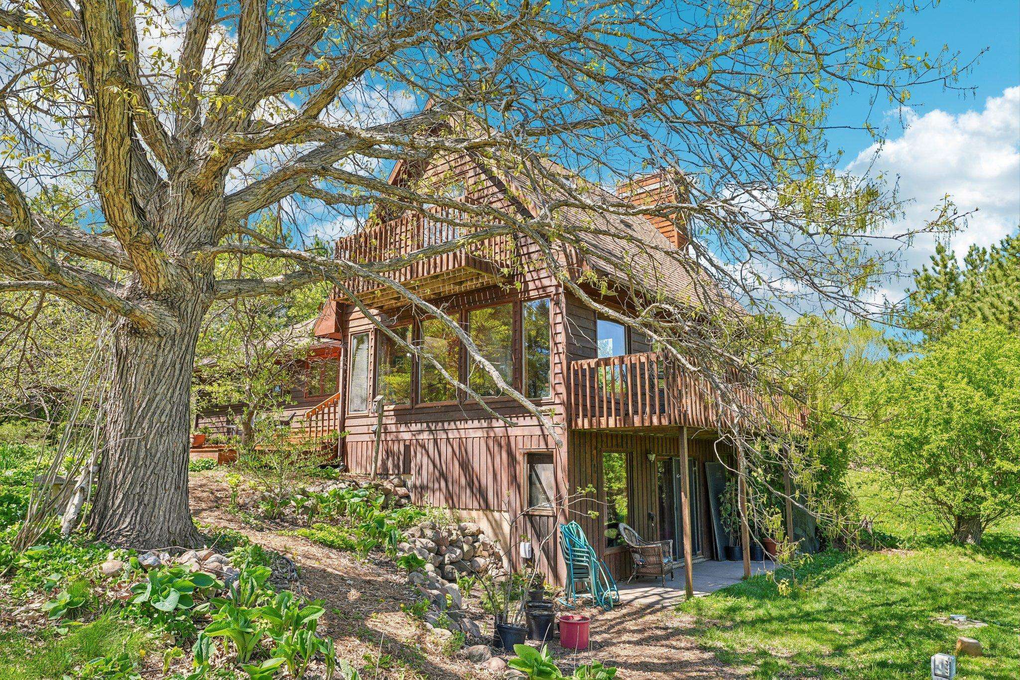 9040 152nd ST N, Hugo, MN 55038