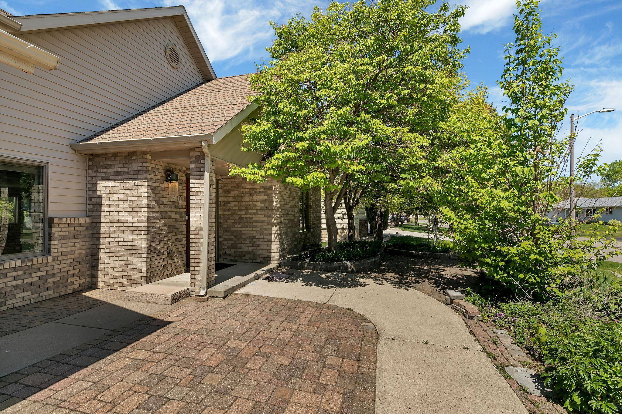 410 Sundown DR, Avon, MN 56310