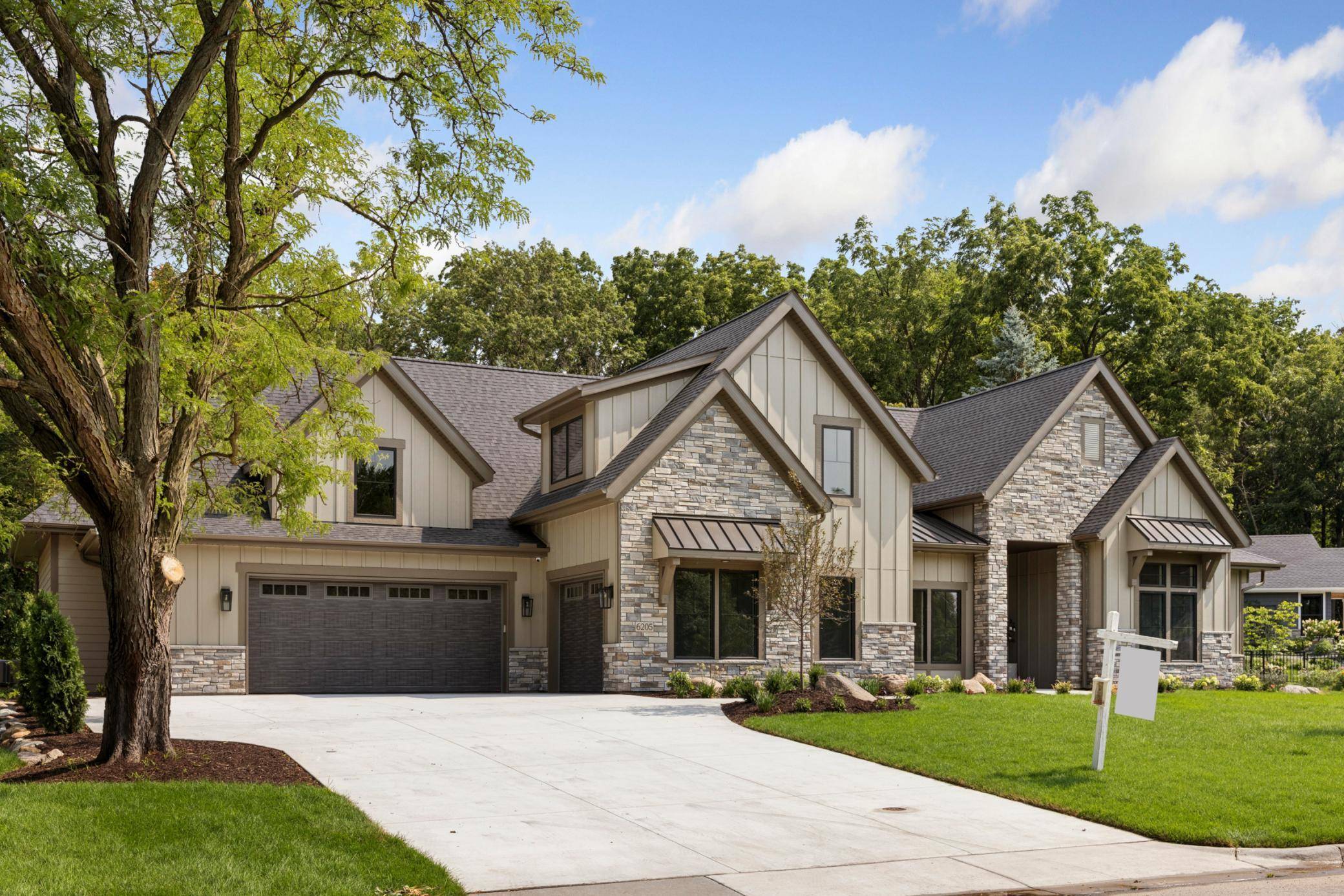 6205 Hillside RD, Edina, MN 55436