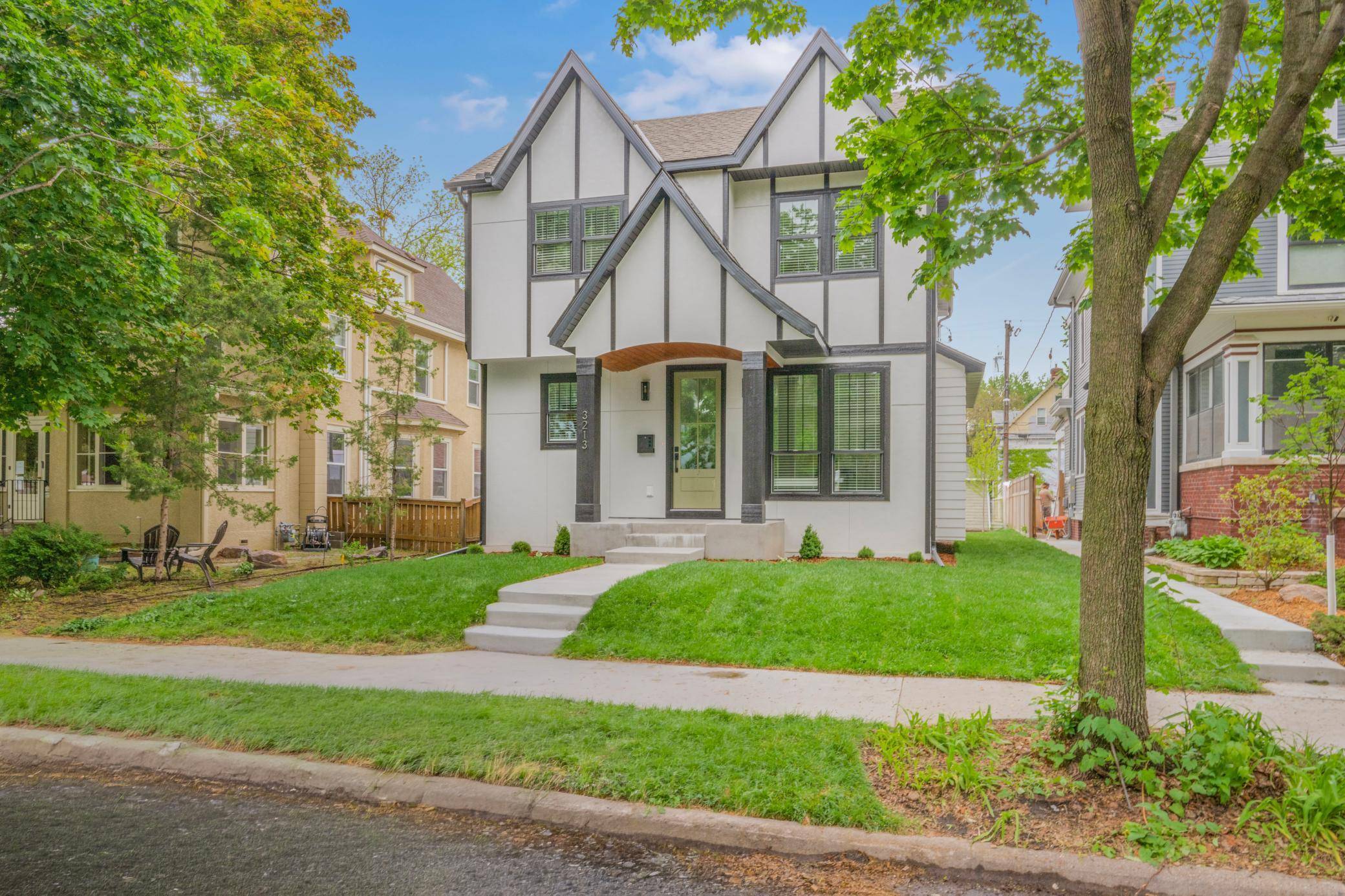 3213 Holmes AVE S, Minneapolis, MN 55408