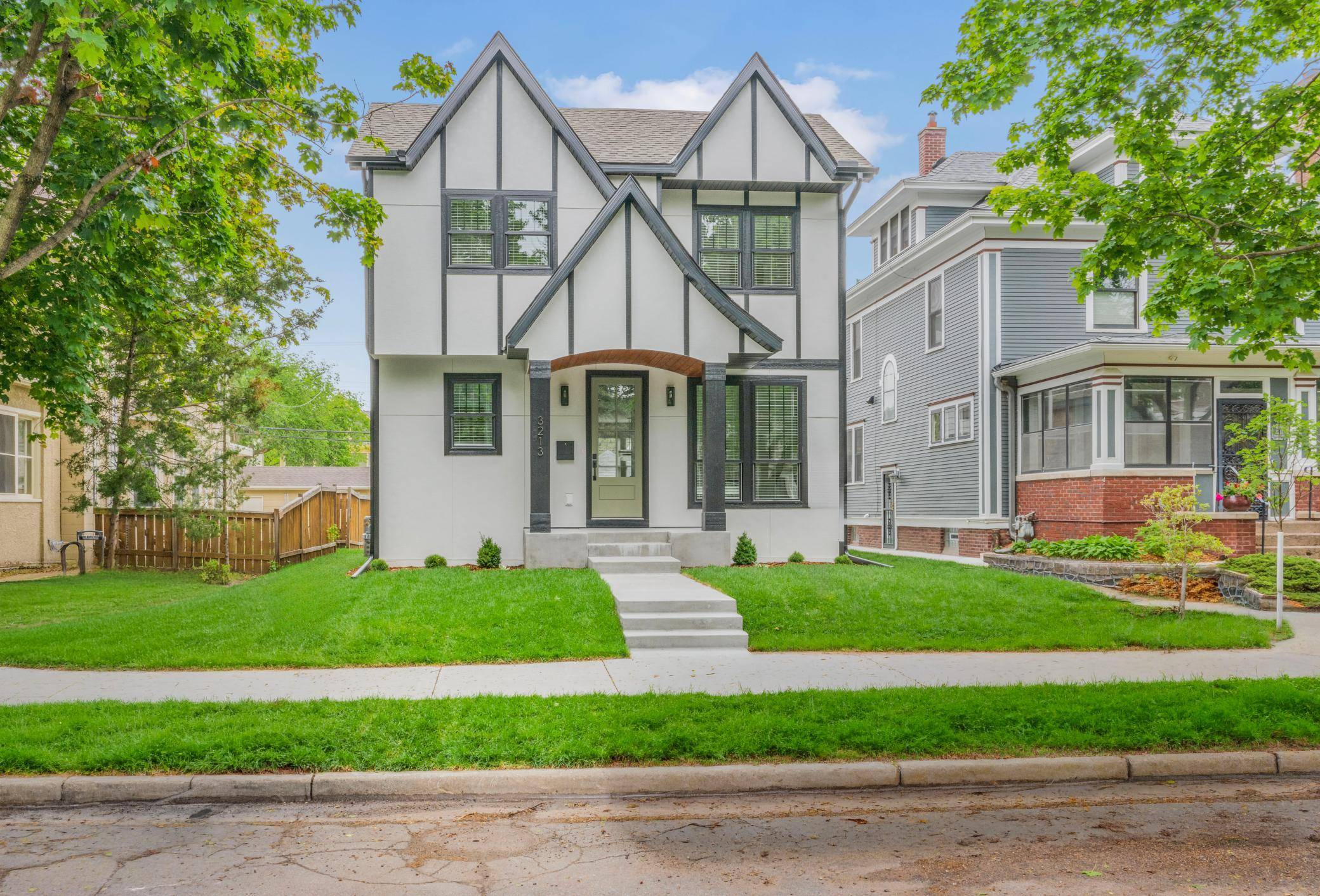 3213 Holmes AVE S, Minneapolis, MN 55408