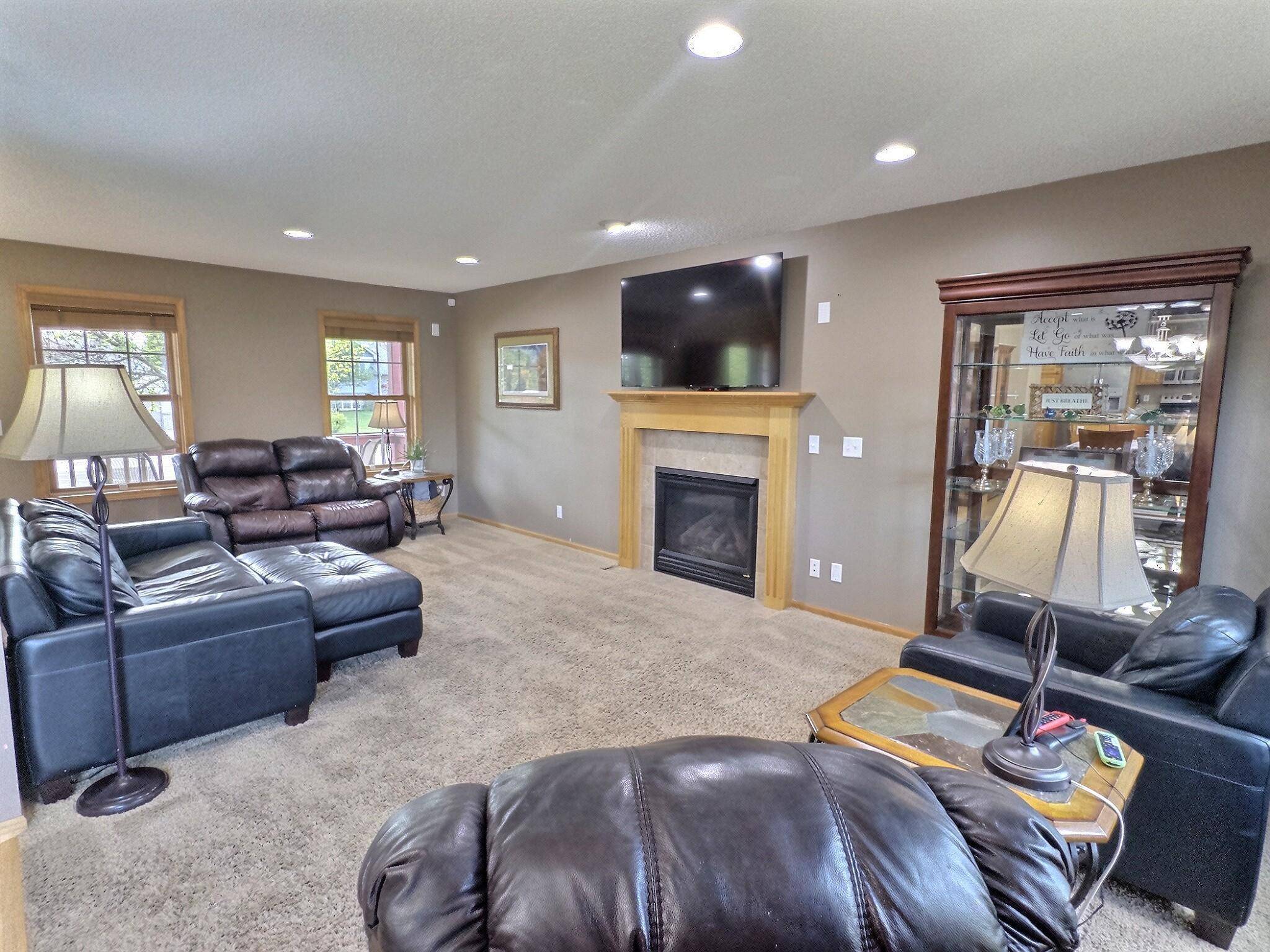 715 Acacia DR S, Annandale, MN 55302