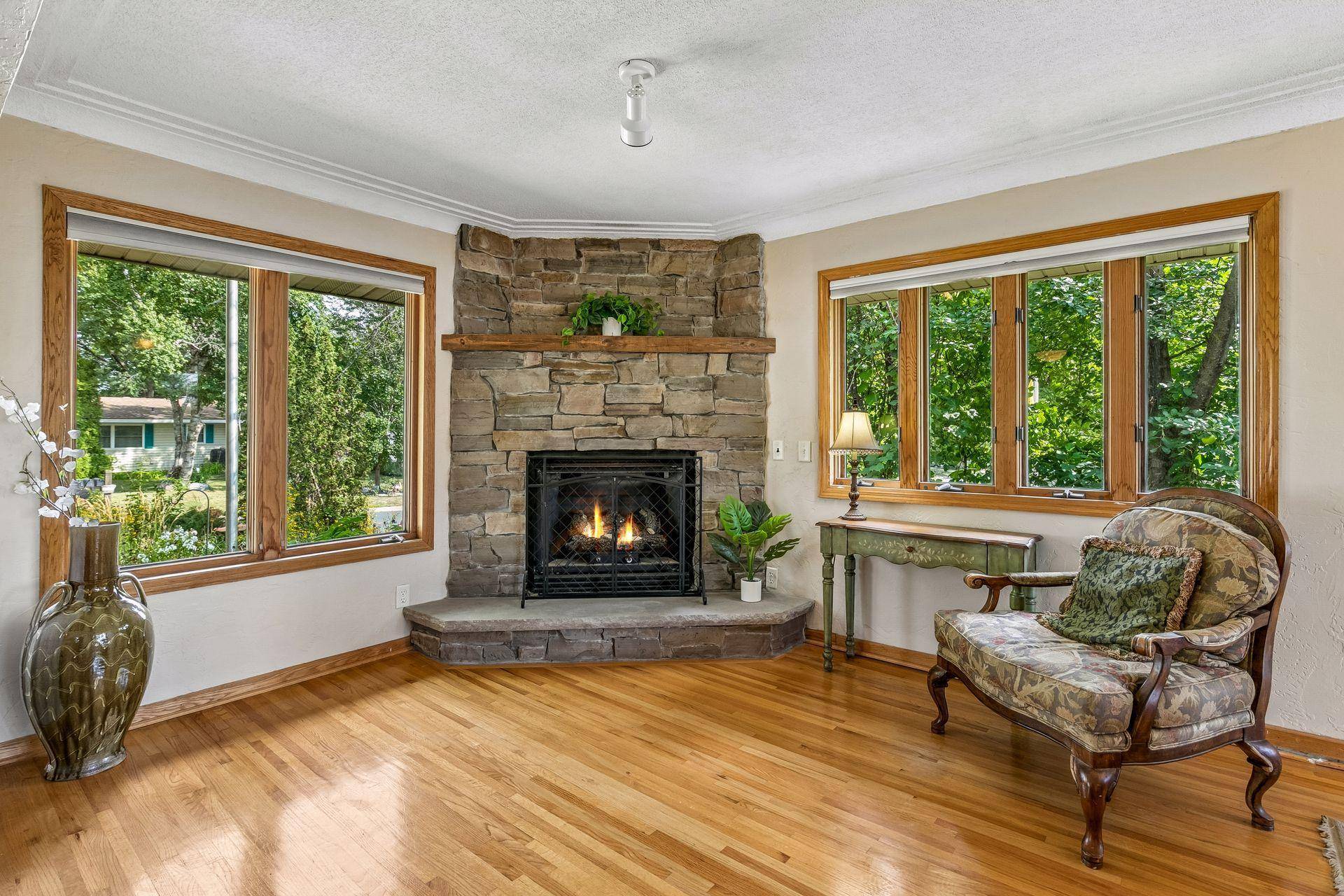 12718 Dupont AVE S, Burnsville, MN 55337