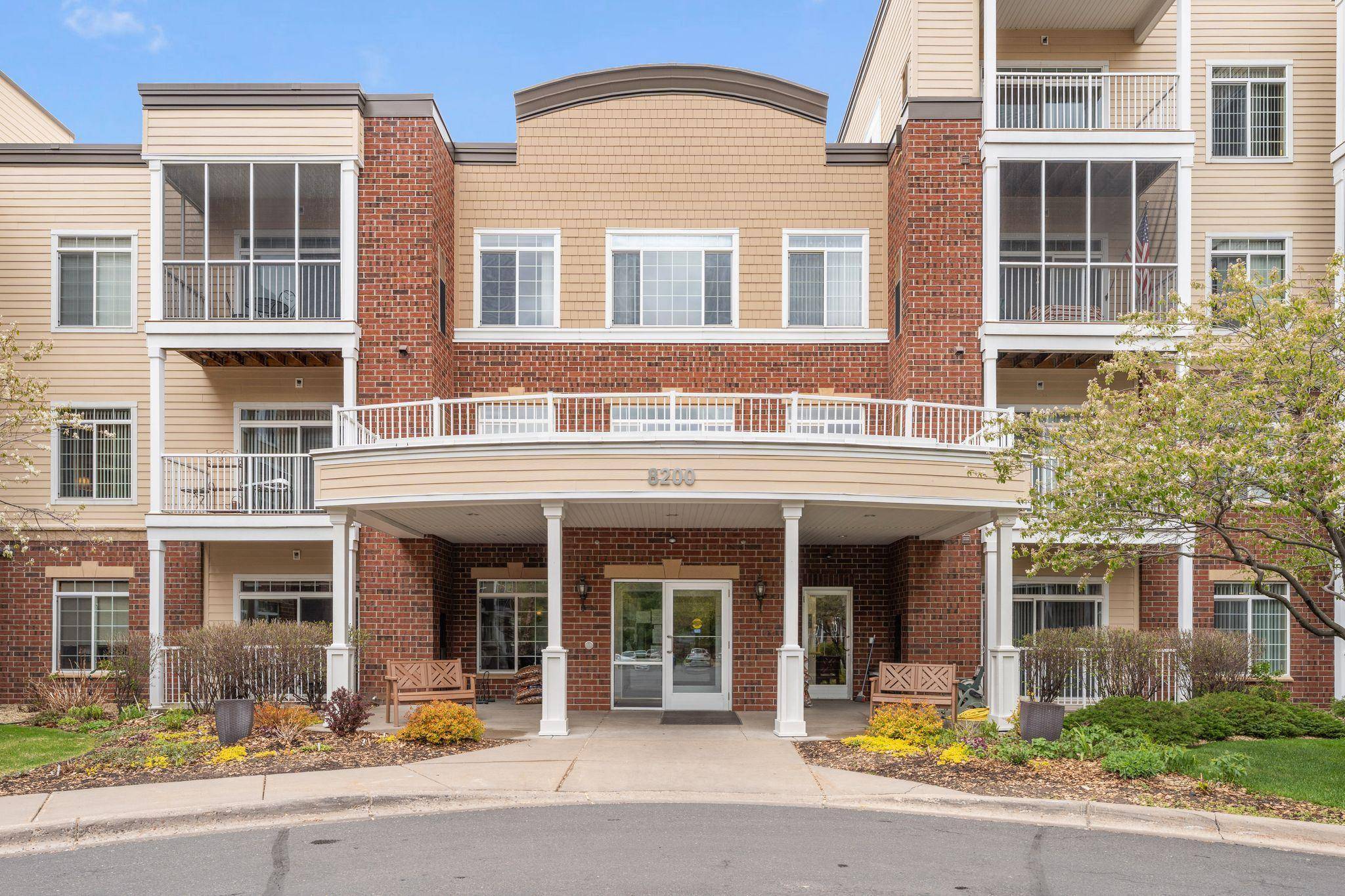 8200 W 33rd ST #302, Saint Louis Park, MN 55426