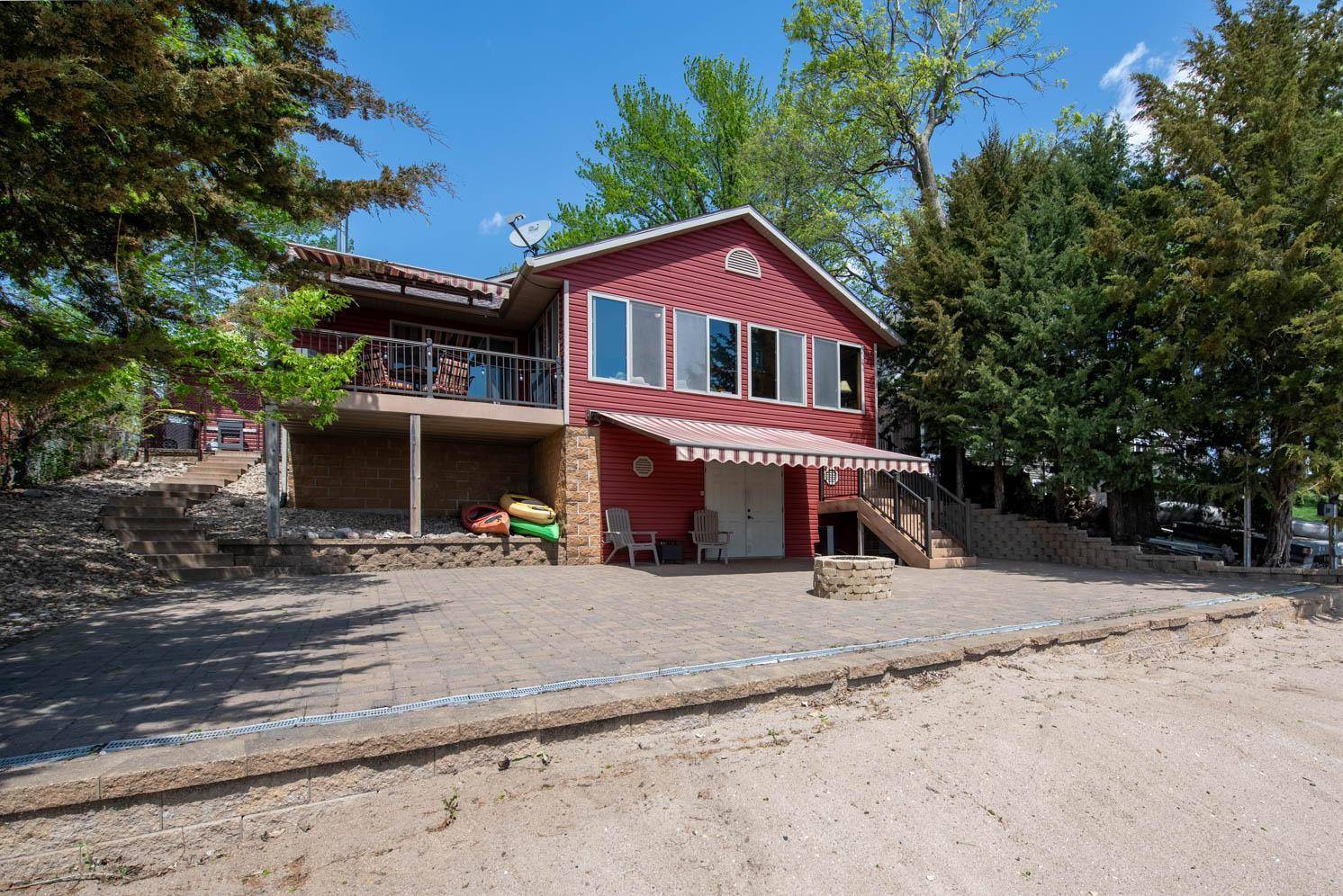 412 Doran DR, Madison Lake, MN 56063
