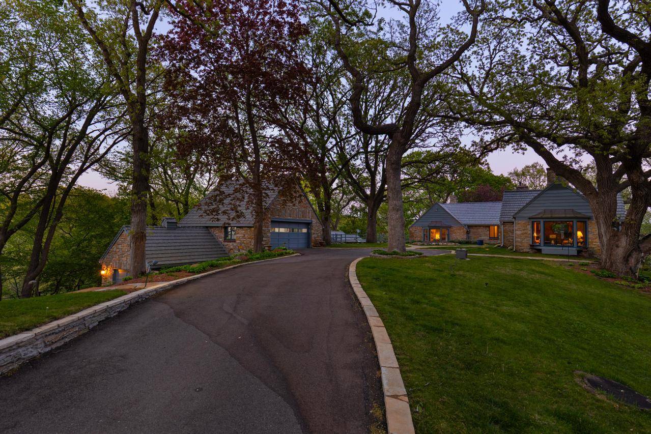 10300 Riverview RD, Eden Prairie, MN 55347