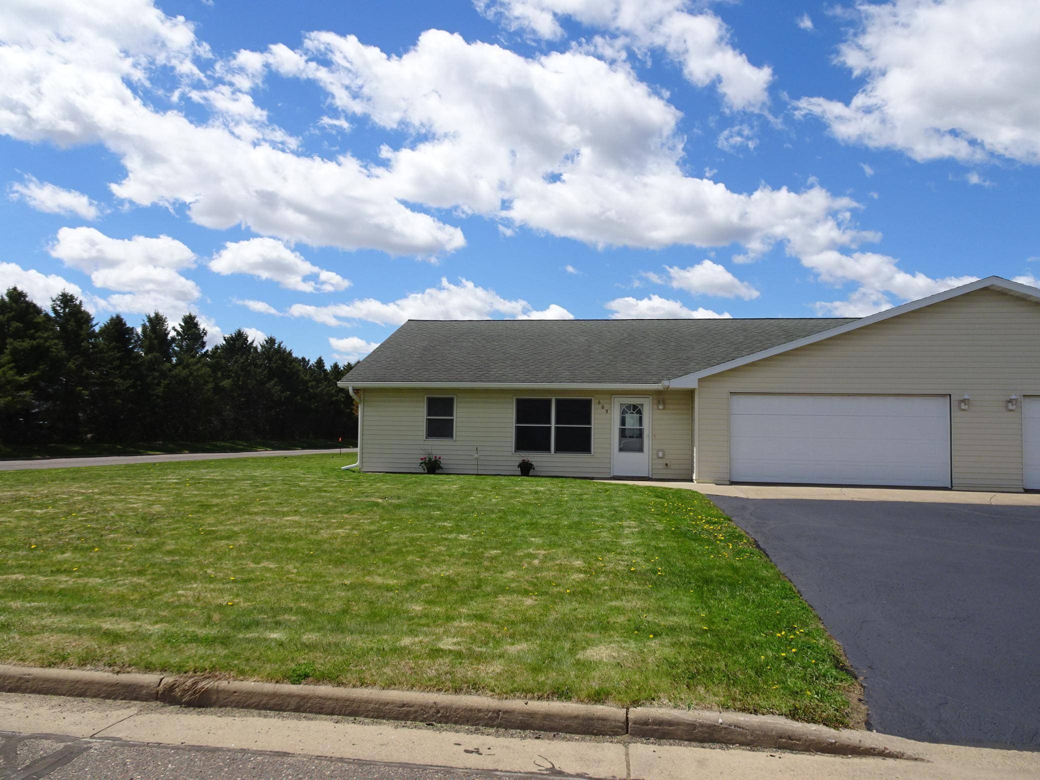 609 Washington ST, Almena, WI 54805
