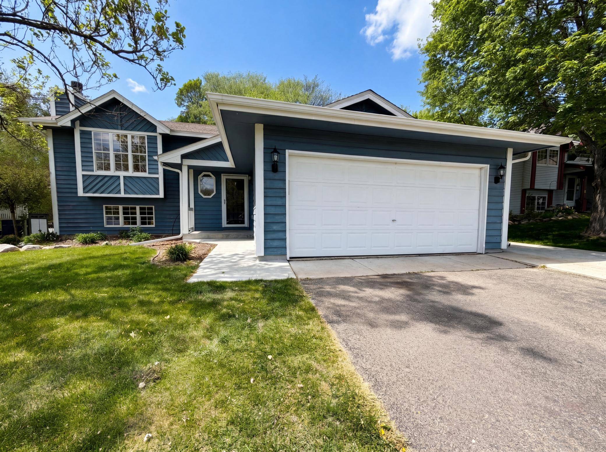 14734 Yosemite AVE S, Savage, MN 55378