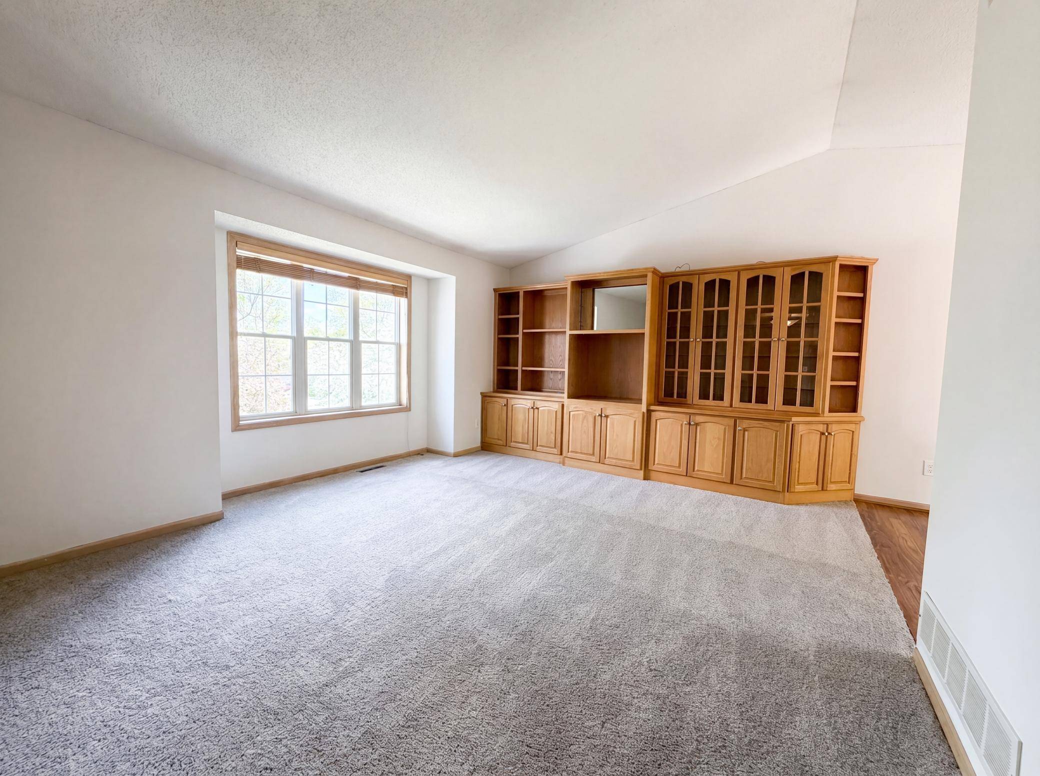 14734 Yosemite AVE S, Savage, MN 55378