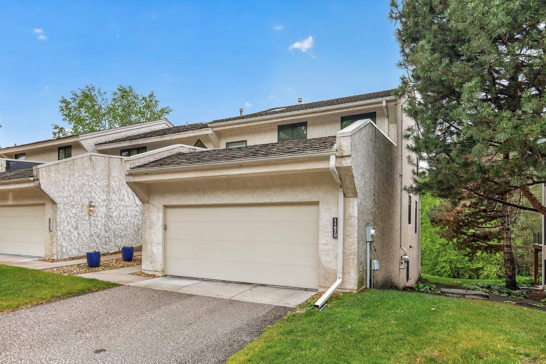 11820 Bren RD, Minnetonka, MN 55343