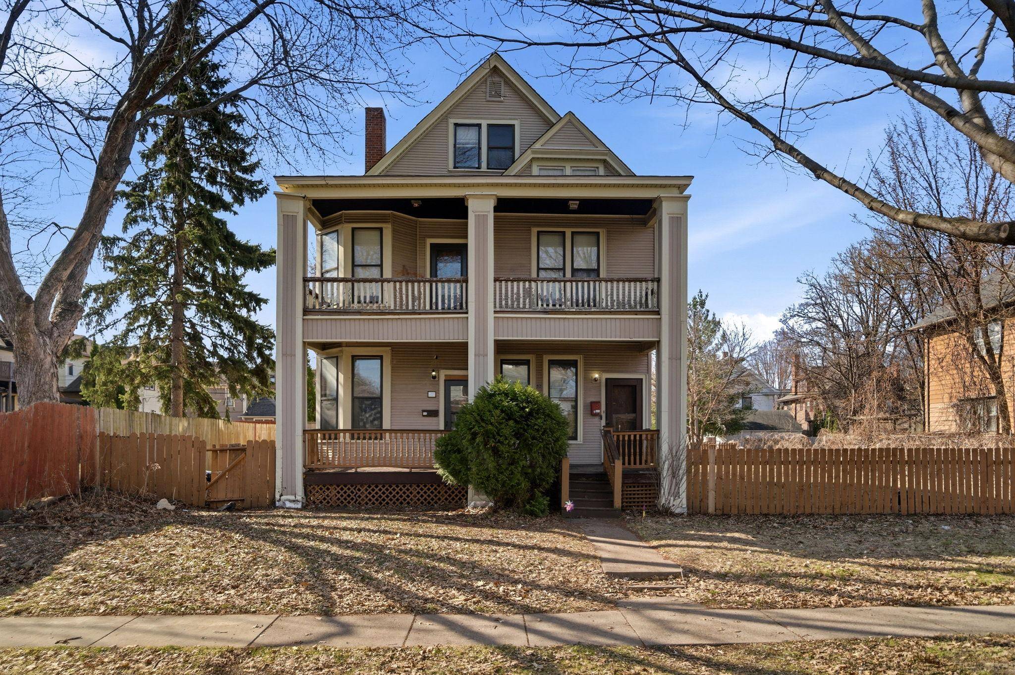 694 Marshall AVE, Saint Paul, MN 55104