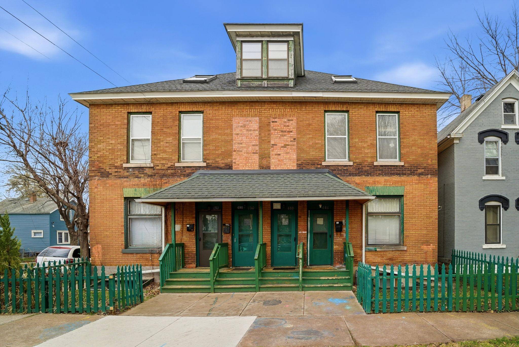 686 Virginia ST, Saint Paul, MN 55103