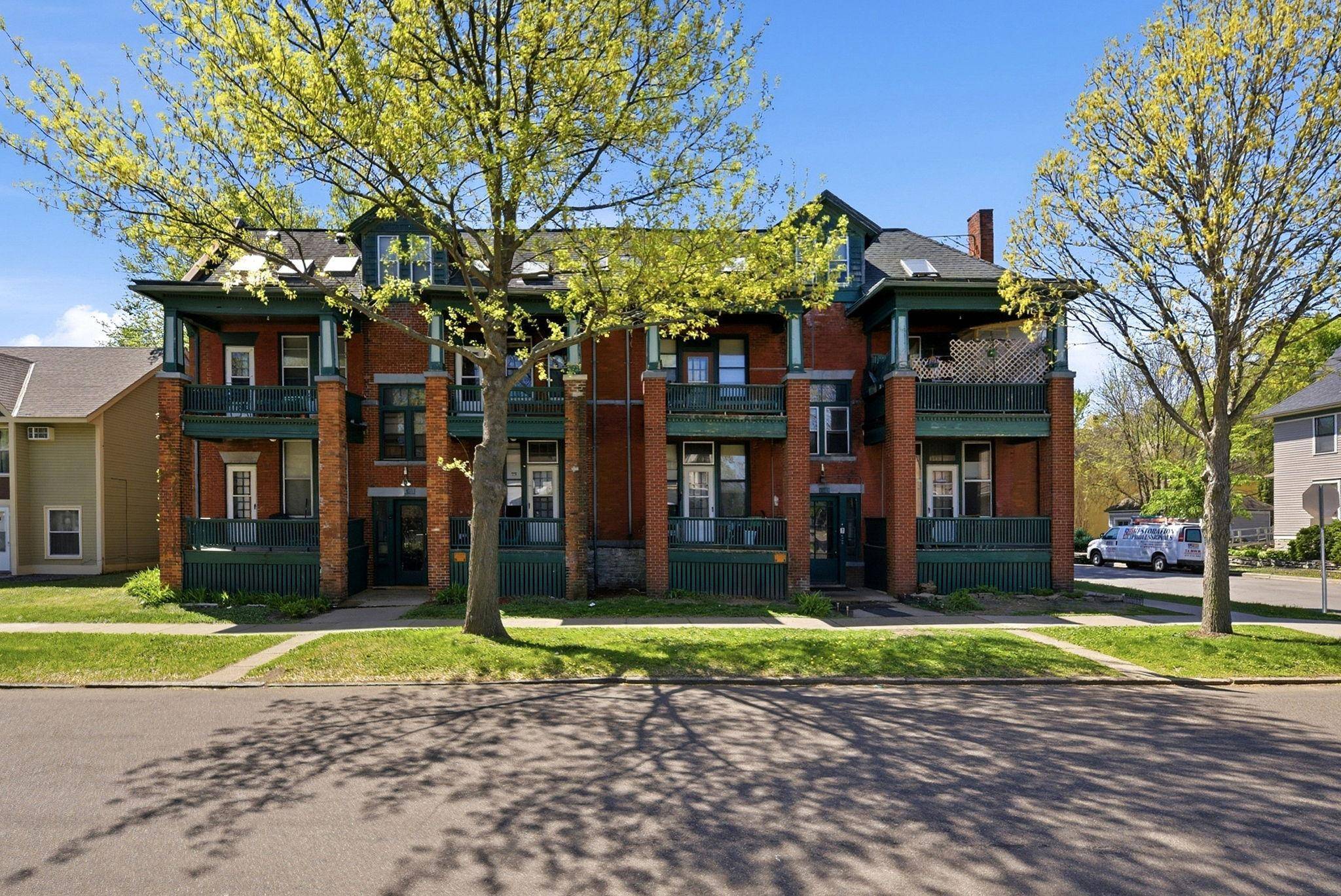 732 Marshall AVE, Saint Paul, MN 55104