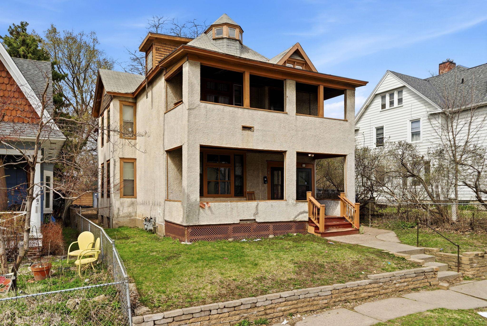 701 4th ST E, Saint Paul, MN 55106