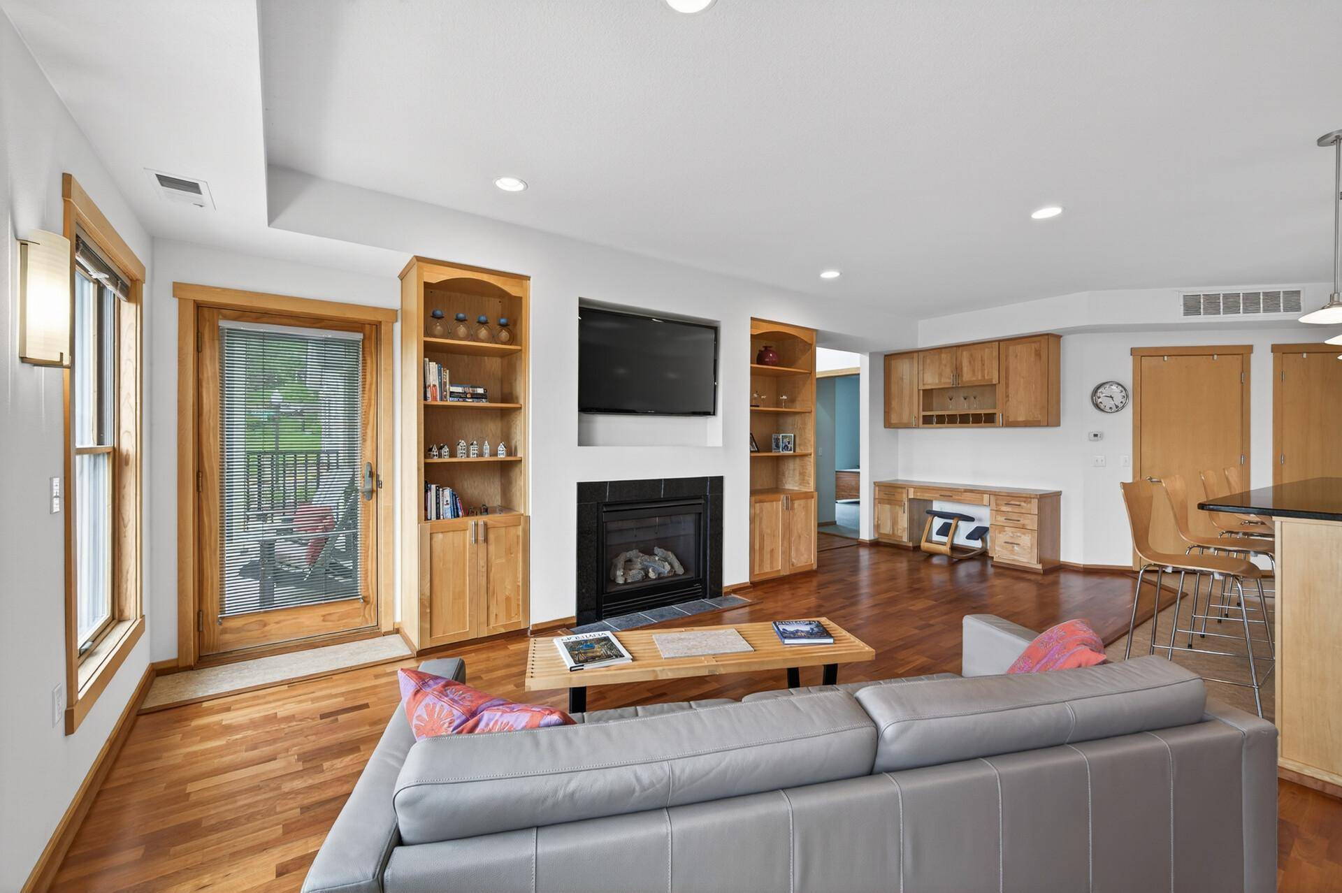 350 Main ST N #406, Stillwater, MN 55082
