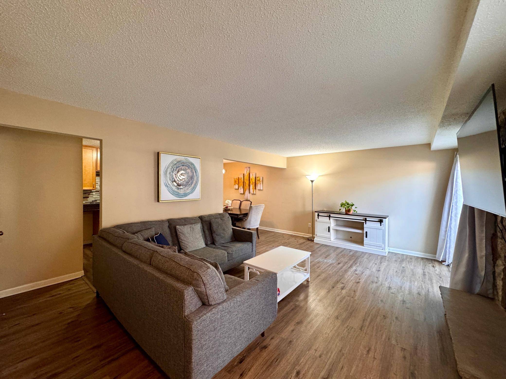 1271 Landmark TRL S, Hopkins, MN 55343