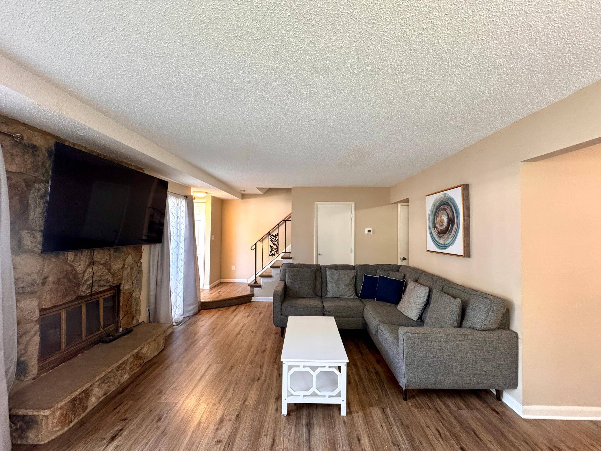 1271 Landmark TRL S, Hopkins, MN 55343