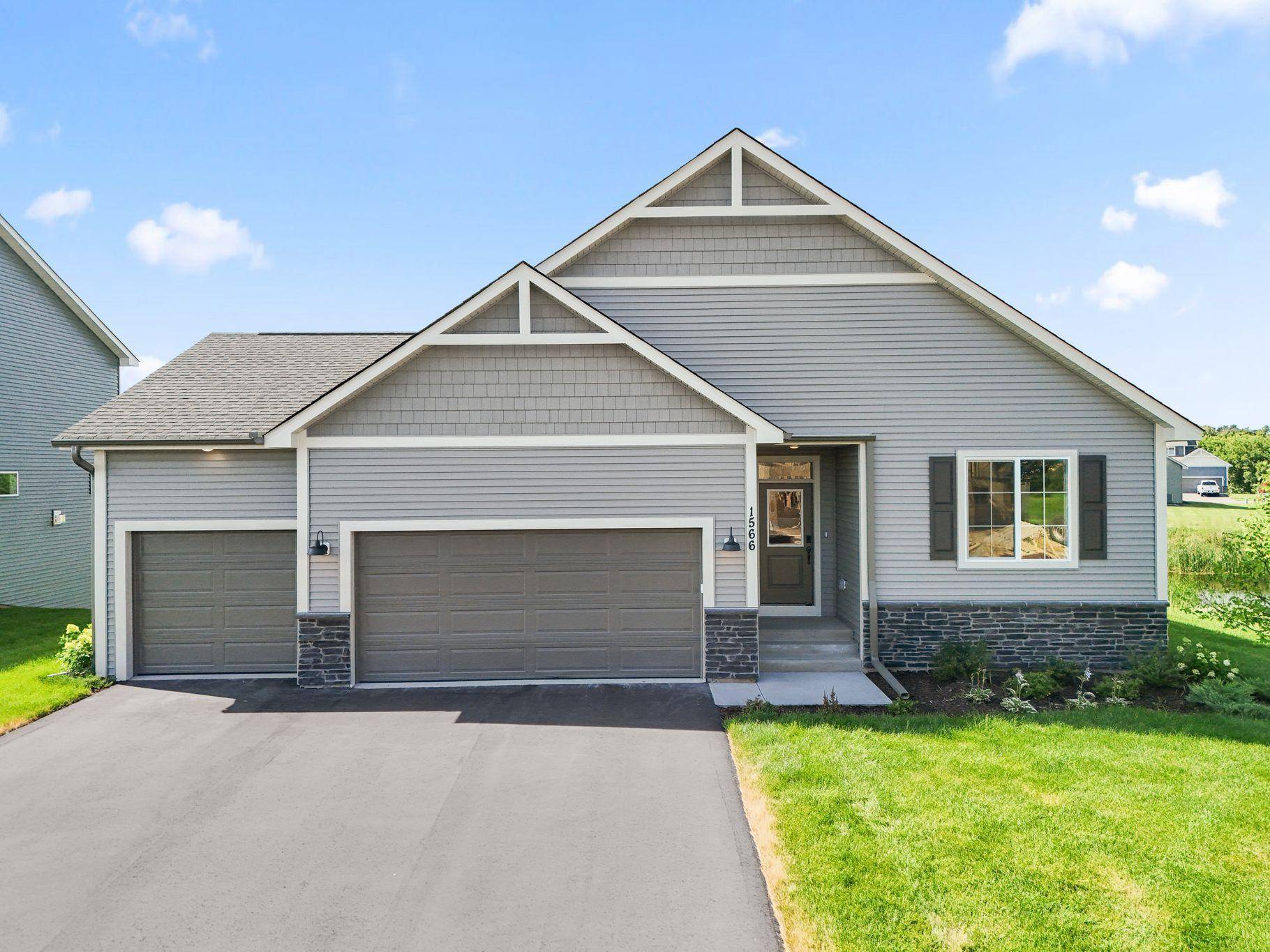 1566 Applegate RD, New Richmond, WI 54017