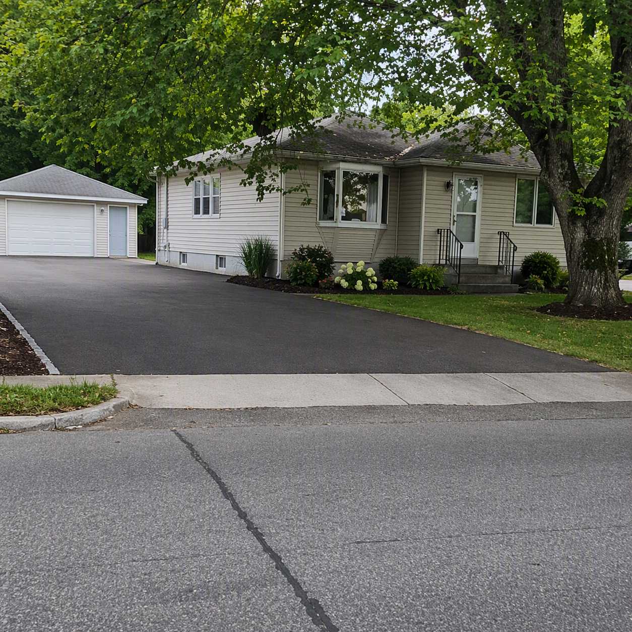 5815 42nd AVE N, Robbinsdale, MN 55422