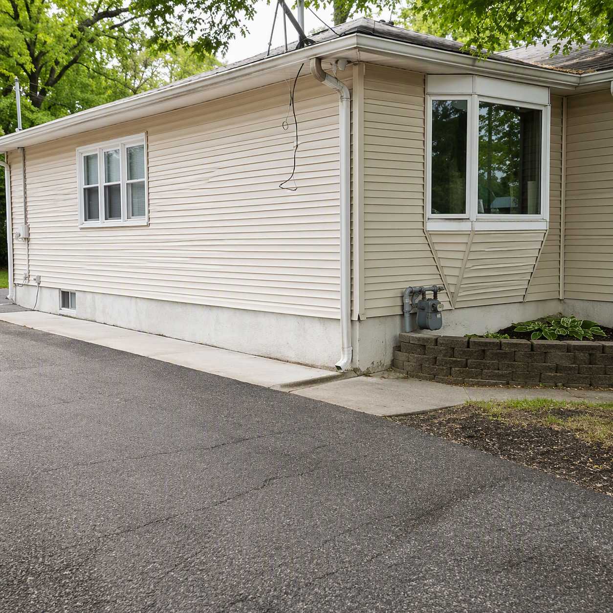 5815 42nd AVE N, Robbinsdale, MN 55422