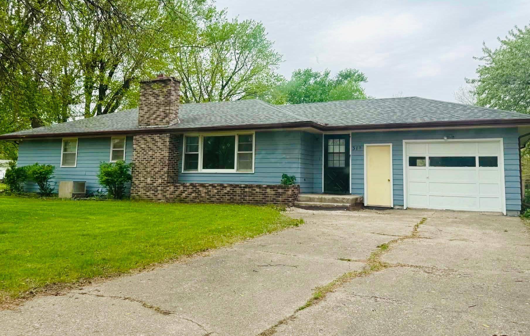 310 Oak ST, Clements, MN 56224