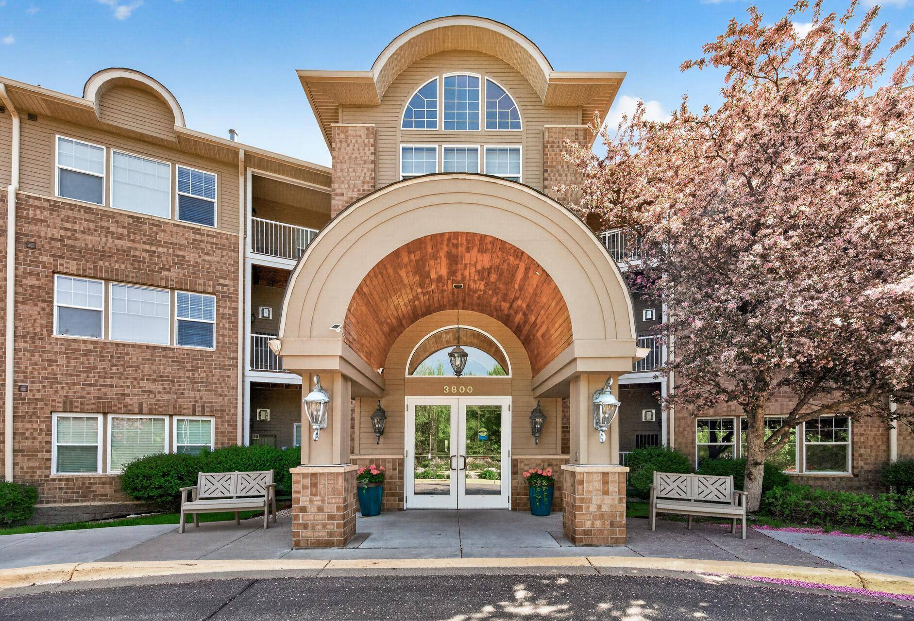 3800 85th AVE N #220, Brooklyn Park, MN 55443