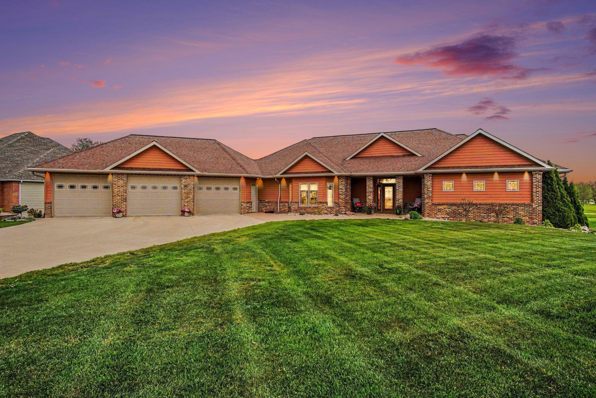 903 Fairway DR, Pipestone, MN 56164