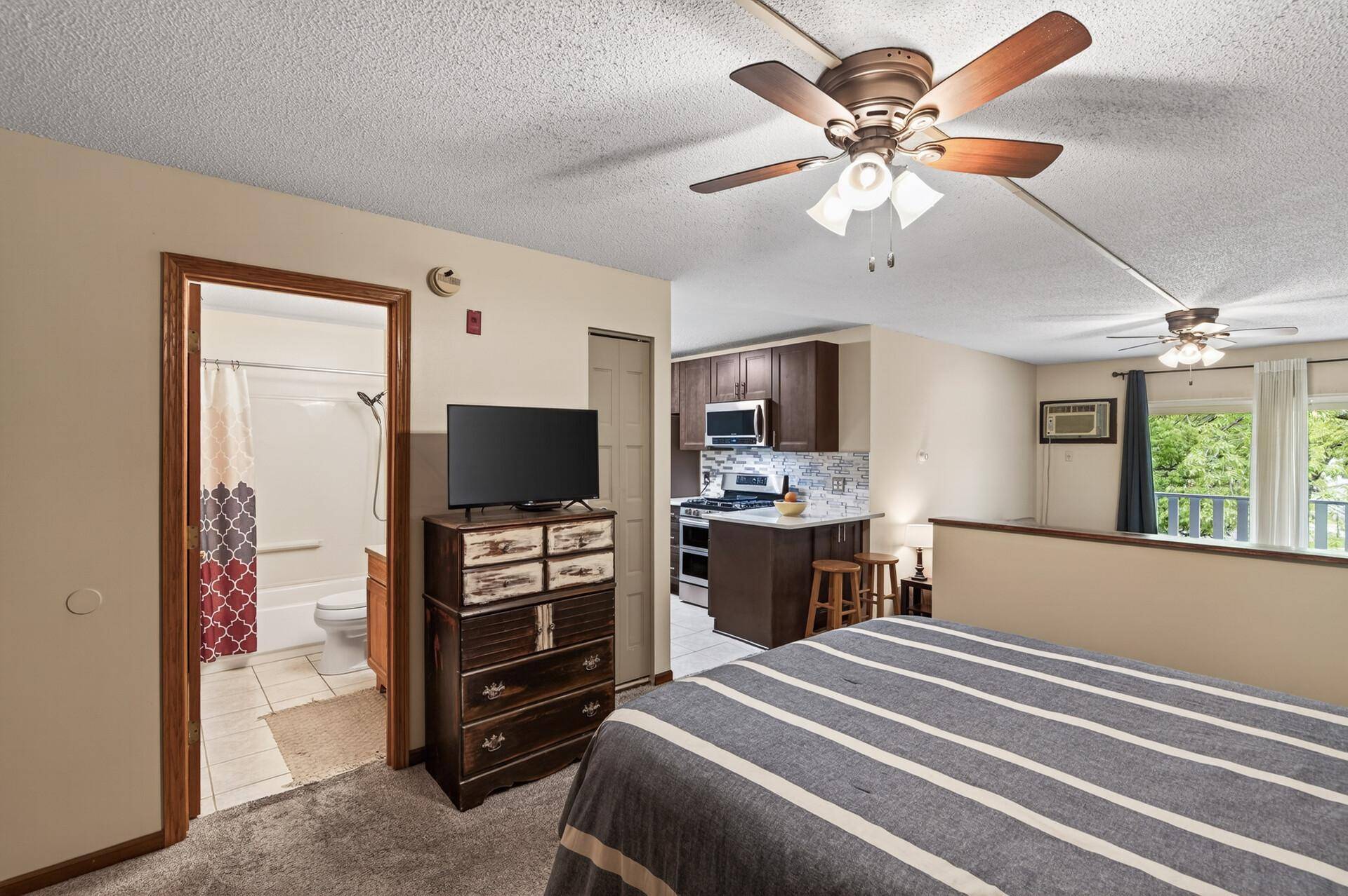 1601 N Innsbruck DR #379, Fridley, MN 55432