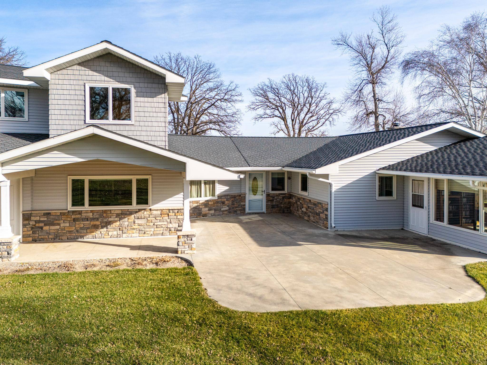 13233 Elmhurst LN SE, Mentor, MN 56736