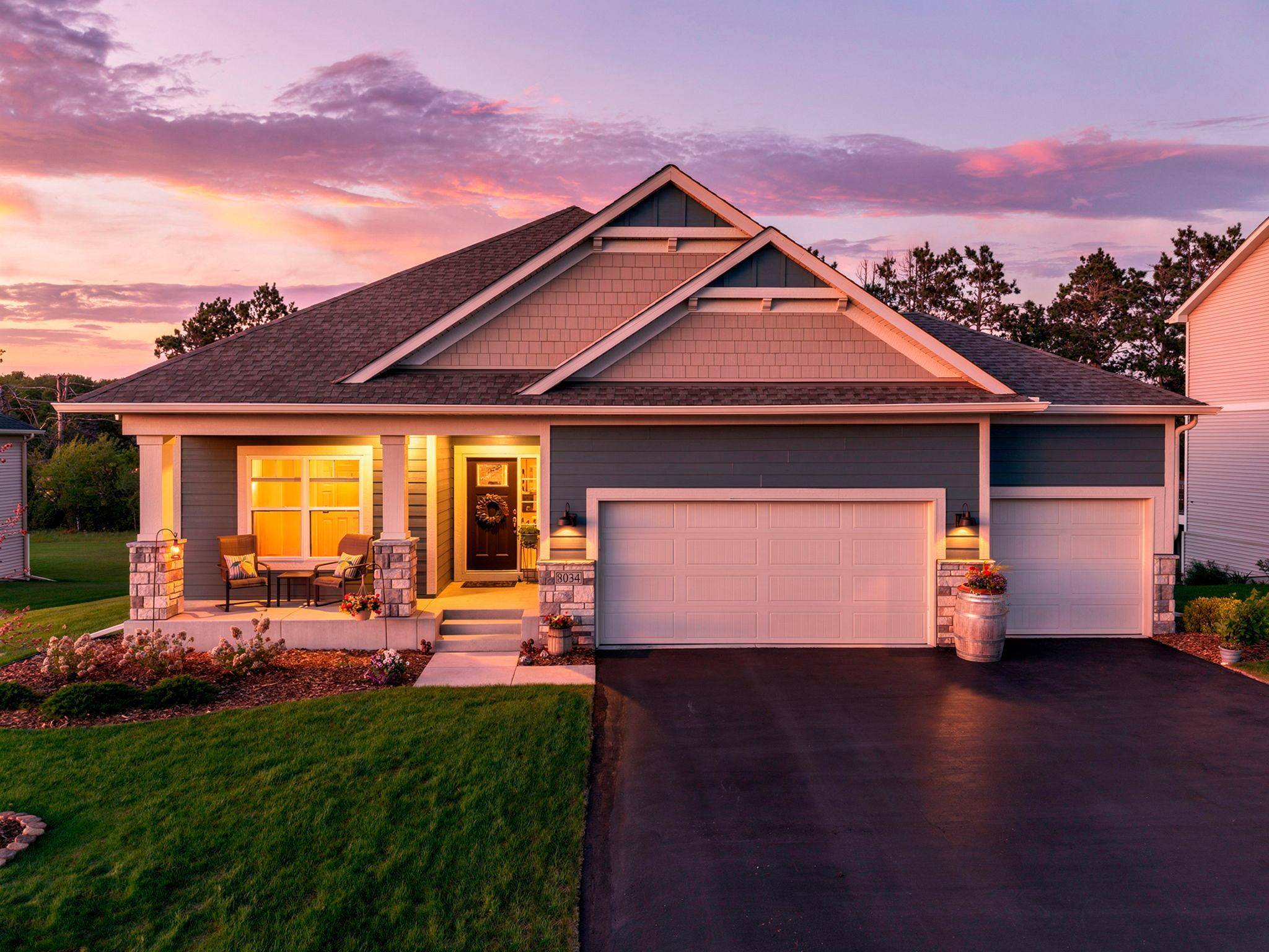 8034 Glenwood DR, Lino Lakes, MN 55014
