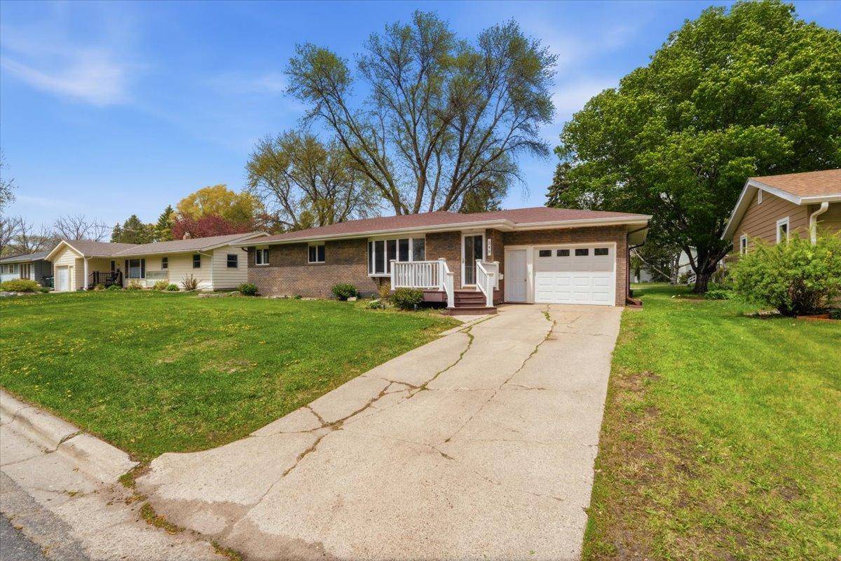 248 Wegener DR, Breckenridge, MN 56520