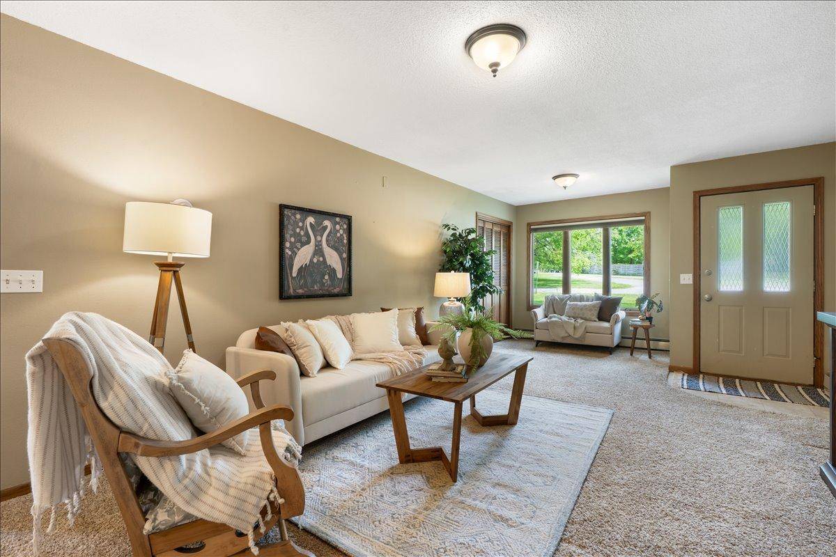 605 Chinook AVE SW, Avon, MN 56310