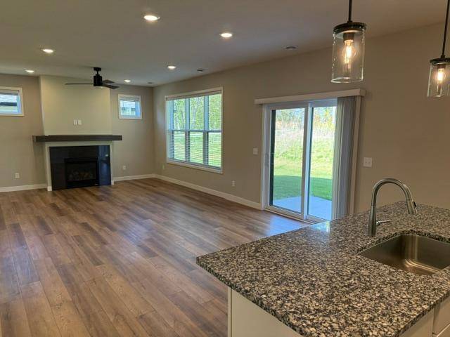 10554 Robinwood RD, Chaska, MN 55318
