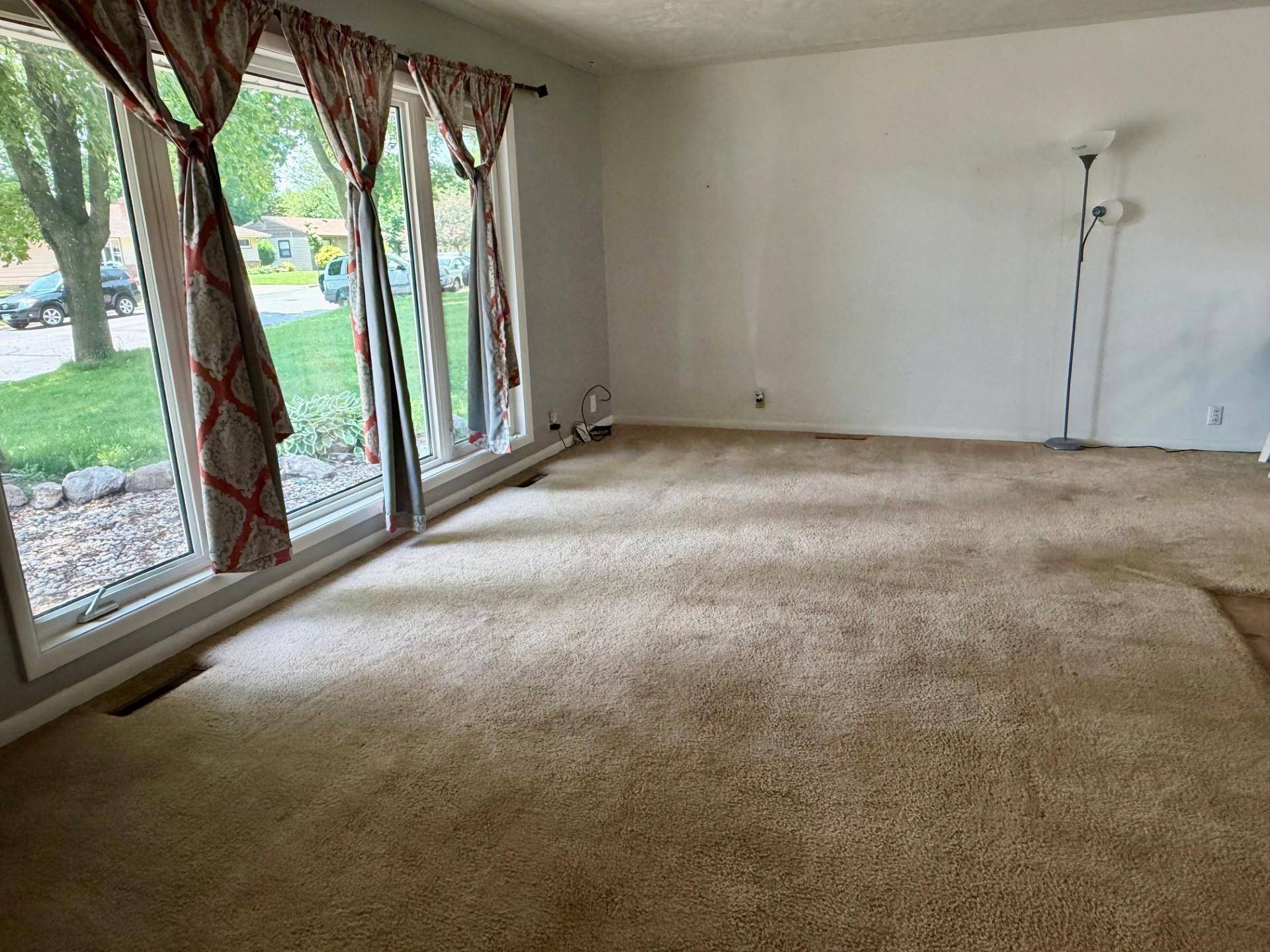 406 Olander ST, Worthington, MN 56187